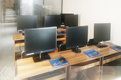 哈爾濱平面設計培訓學校選擇指南 聚焦軟件技能與實戰服務